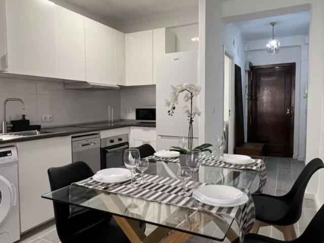 Modern and Renovated Room in Vibrant Málaga