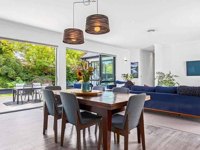 Modern and Spacious Five Bedroom Cashmere Home! 6 Month Tenancy!
