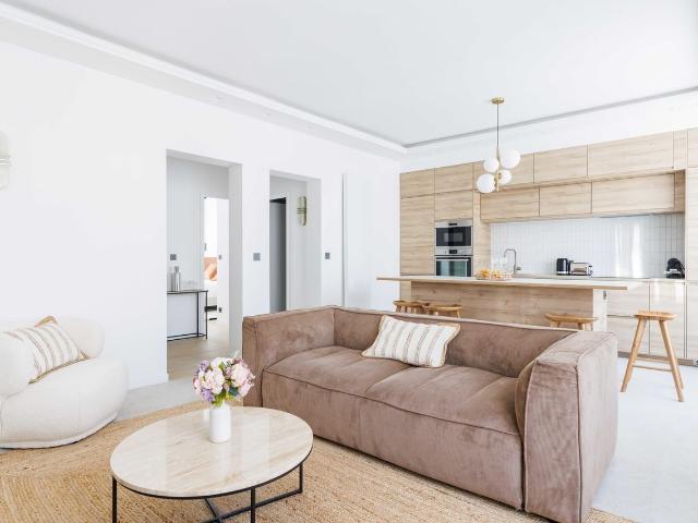 Modern and Spacious Parisian Apartment in the 17th Arrondissement, Paris Amsterdam Apartments for Rent