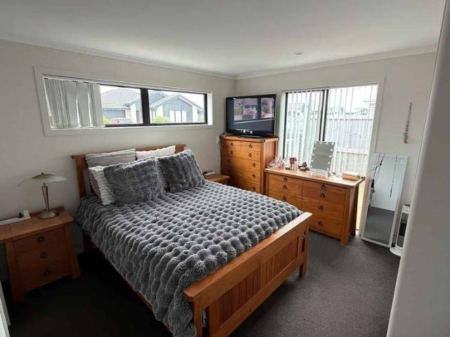 Modern and spacious Three Bedroom Home in Papamoa