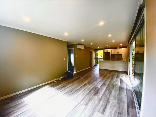 Modern and tidy two bedroom home in Red Beach