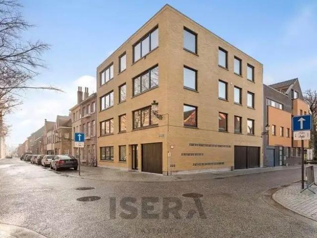 Modern afgewerkt appartement op topligging te Brugge