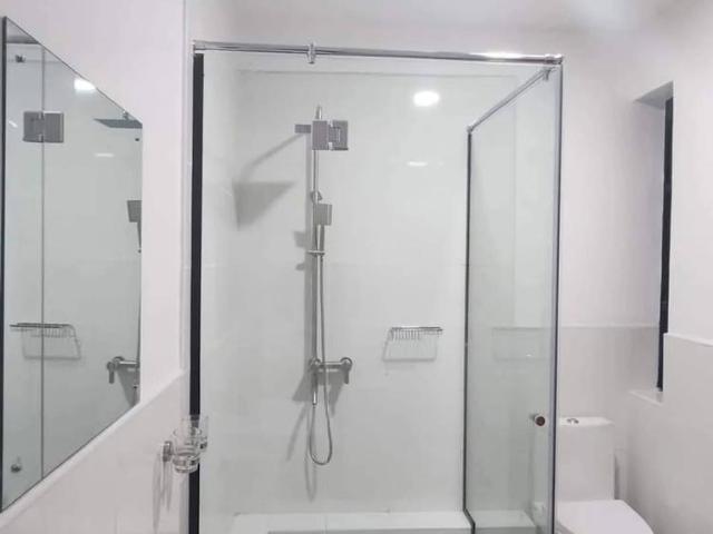 Modern all ensuite 4 bedroom maisonette in a gated estate