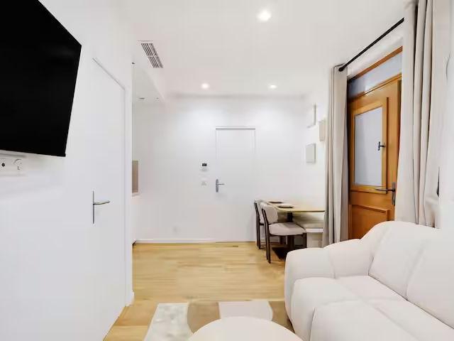 Modern apartment for 1 bedroom/4 people Paris 2nd arrondissement, Paris Amsterdam Apartments for Rent