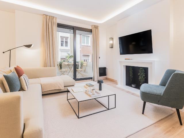 Modern apartment in Argüelles with terrace