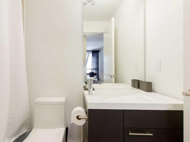 Modern Apartment in Toronto | All Inclusive | Fully Furnished 2 Bedroom Apartment for Rent at 199 Richmond St W, Toronto, ON M5V 0H4 Entertainment District