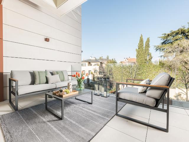 Modern apartment with pool in El Viso