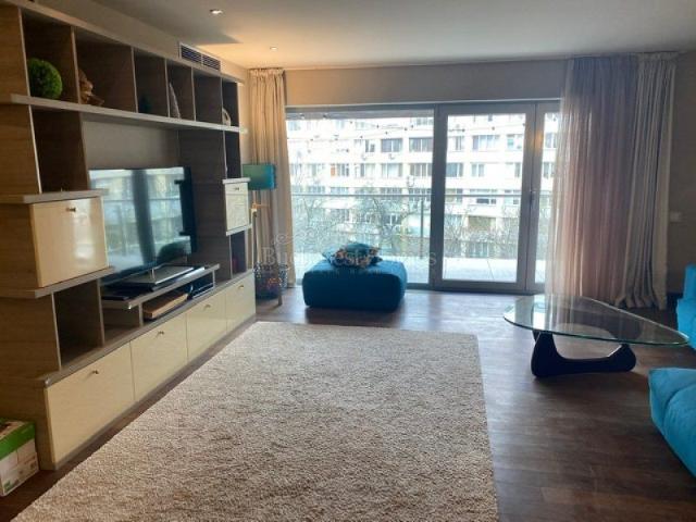 Modern Apartment with Two En Suite Bedrooms, Kiseleff