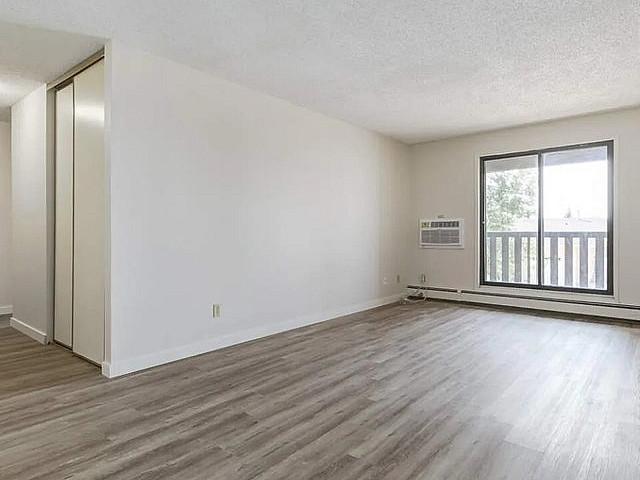 Modern Apartments With Air Conditioning Clover Meadows Apart