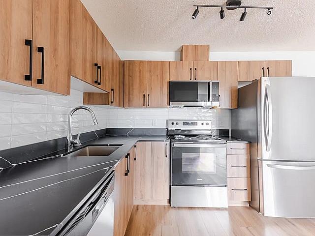 Modern Apartments With Gym! Amberwynd Apartments Apartment F