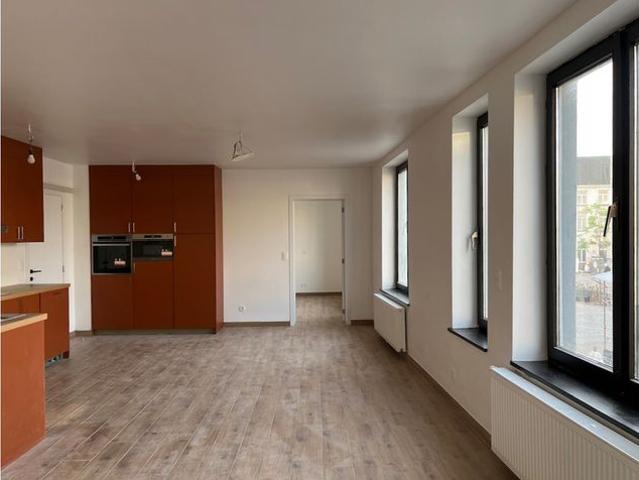 MODERN APPARTEMENT IN VOLLE CENTRUM MET 2 SLPKMRS te AALST