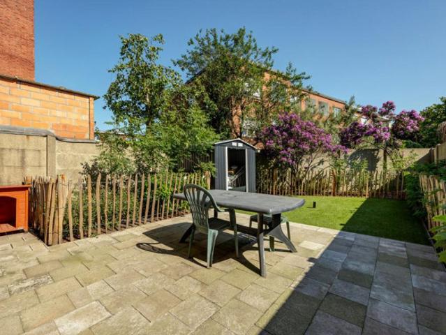Modern appartement met mooie tuin