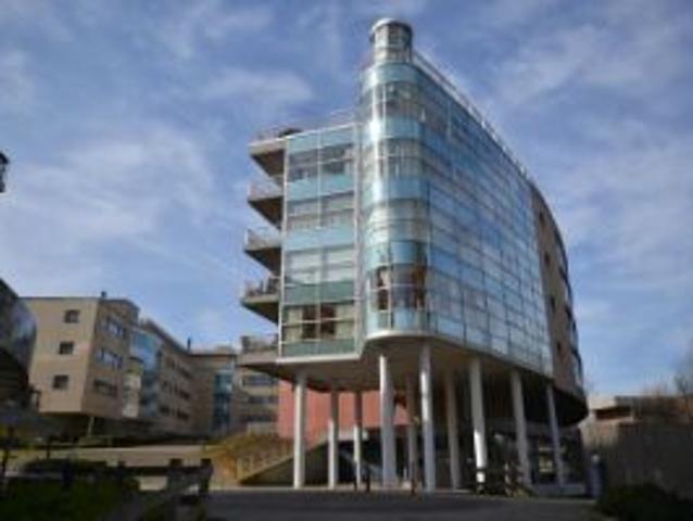 Modern appartement met zonnig terras, centraal en rustig g