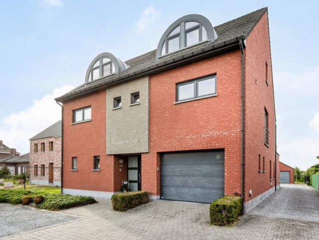 Modern appartement te huur in prachtige Haspengouwse sett.
