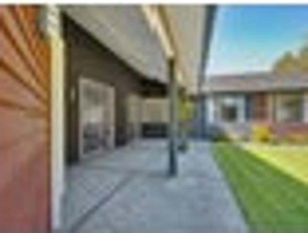Modern Architecture with Comfortable Living