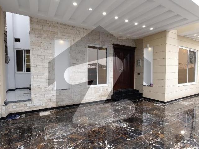 Modern Architecture 10 Marla Brand New House For Sale In Bani Gala