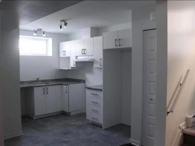 Modern Aylmer Apartment Steps From the Beach & Marina