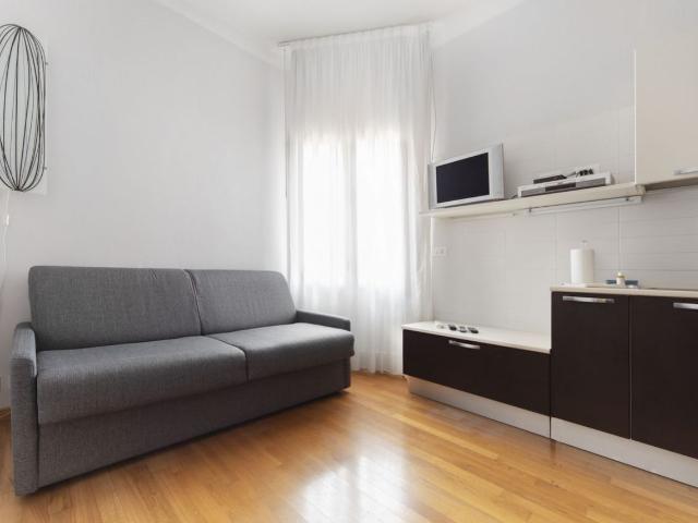 Modern Bologna Apartment with Balcony on Via Marconi, Bologna Amsterdam Apartments for Rent
