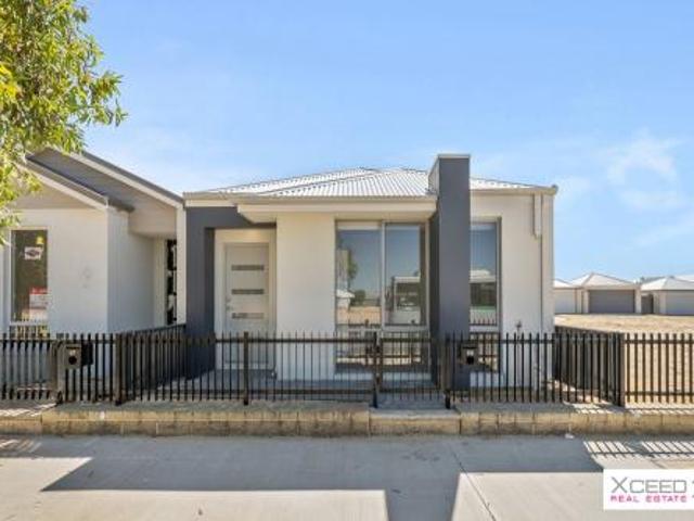 Modern Baldivis Living