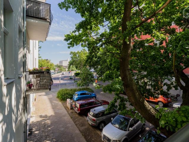 Modern, bright and quiet apartment with balcony in Moabit, Berlin Amsterdam Apartments for Rent