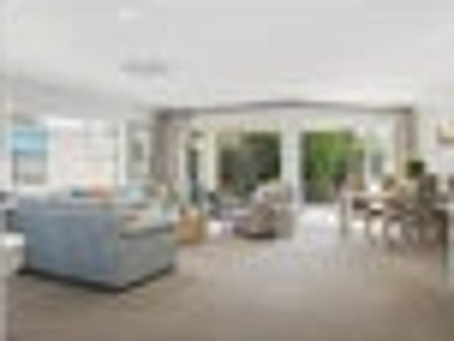 Modern Build in Popular Royal Palms