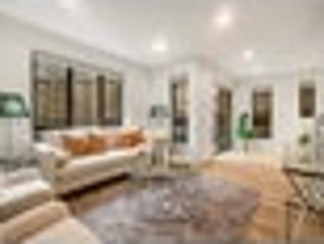 Modern Glenfield Living