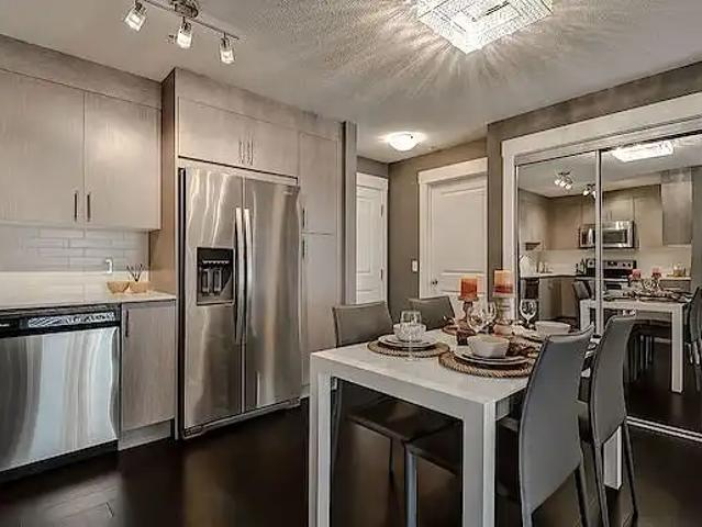 Modern Ground Floor 2 Bed, 2 Bath Condo