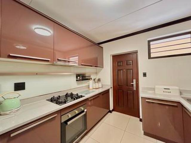modern ground floor 2 bedroom apartm.