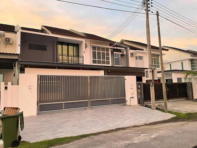 Modern Double Storey Intermediate House for Sale at Airport Area Miri