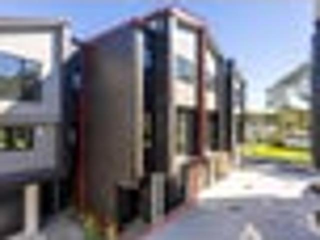 Modern Double Westlake Living