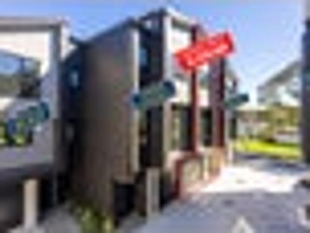 Modern Double Westlake Living
