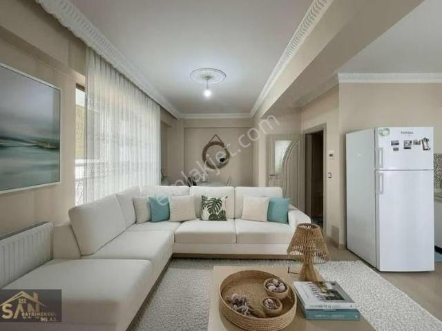 Modern Dokunuşlarla Yeniden Hayal Edilmiş 2+1 Satılık Daire!