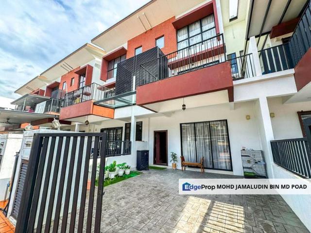 MODERN DESIGN & LOW DENSITY AREA 3 Storey Terrace Taman Myra Meranti, Puchong