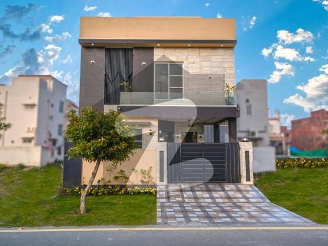 Modern Design Top Class Top Notched Luxurious House Near Park &Amp  Mosque