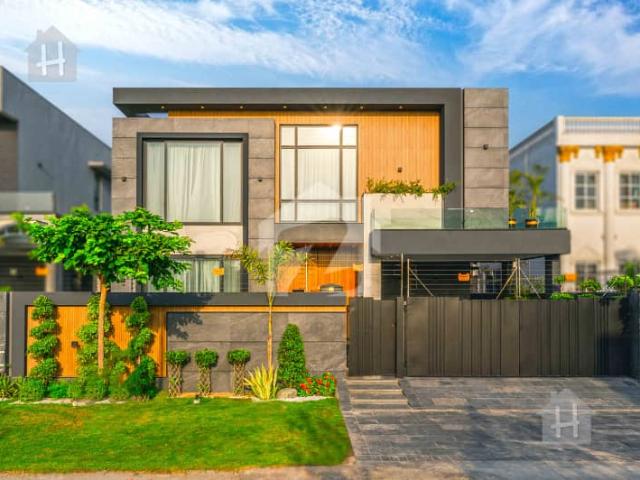 Modern Design 1 Kanal Most Beautiful House Available For Sale In DHA Phase 6