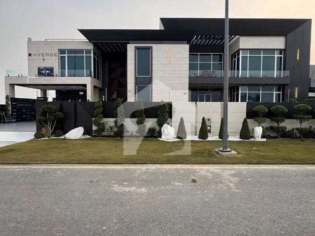 Modern design 4 kanal 2 Kanal bungalow 2 Kanal lawn, 9 bed, Basement, Swimming Pool, Theatre, Furnished