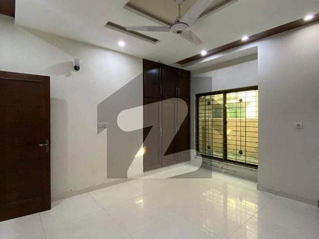 10 Marla Upper Portion Available For Rent In Park View City Lahore