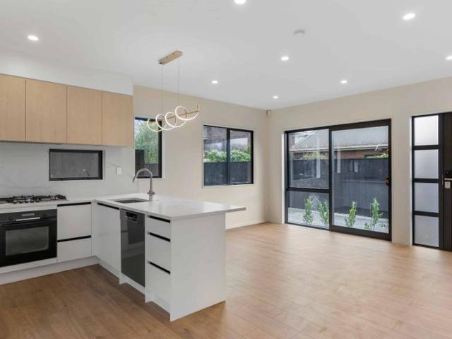 Modern Designer Townhouse in Double Grammar Zone