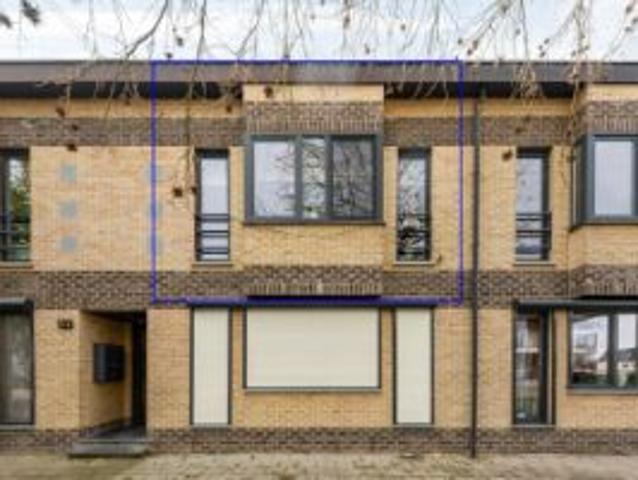 Modern duplexapp met 2 slpk, ruim terras en parking