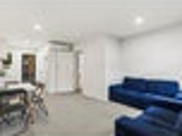 Modern, Easy Care & Move In Ready!