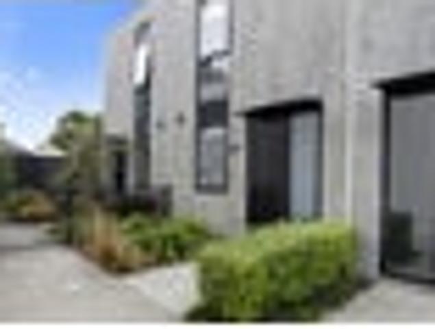 Modern, easy care living