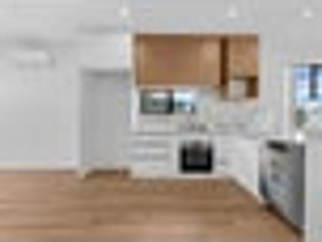 Modern, Easy Care Living by the Coast!