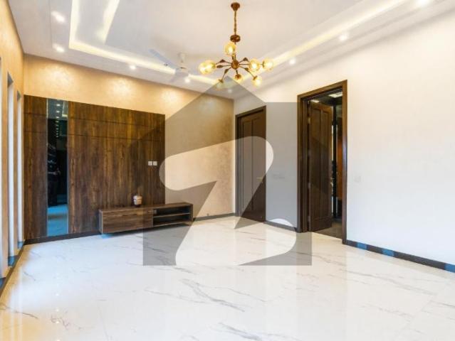 Facing Park Straight Line Designed 1 Kanal Semi Furnished House in Phase 6 H Block For Sale DHA Phase 6