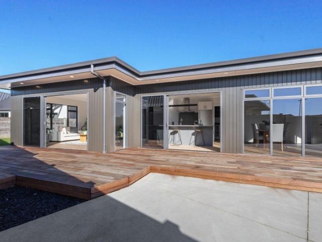 Modern elegance in a prime Matamata location