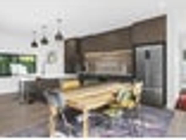 Modern Executive Living in Martinborough