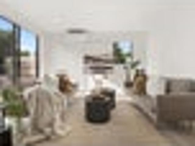 Modern Family Comfort with Space to Grow