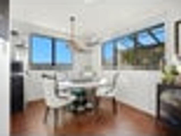 Modern Family Comfort + The Perfect Backyard!