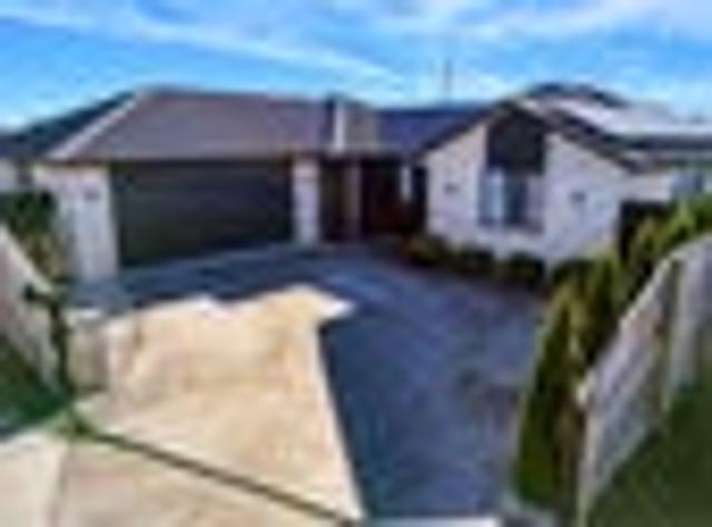 Modern Family Haven in Glenview