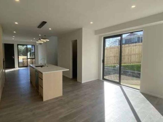 Modern family home in Mt Roskill