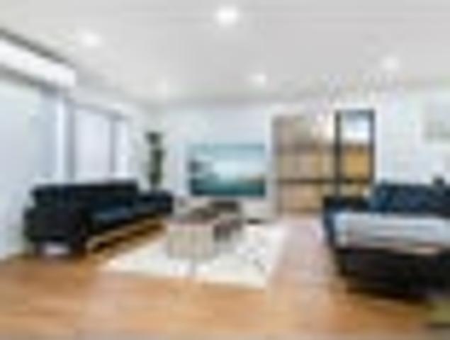 Modern Family Home in Papatoetoe!